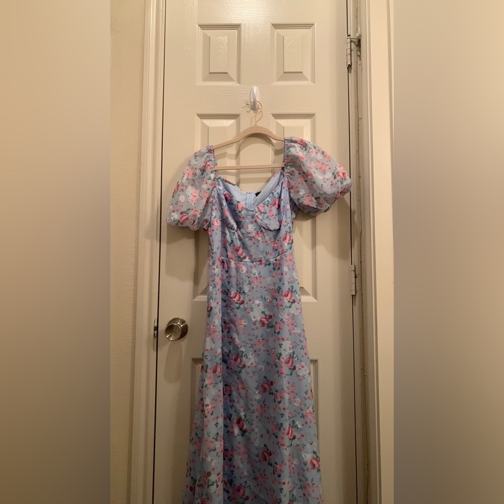 Flower dress - Picture 3 of 3